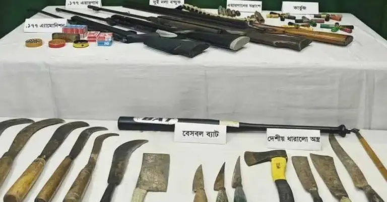 সম্প্রতি হবিগঞ্জের বানিয়াচং উপজেলায় উদ্ধার হওয়া অস্ত্র